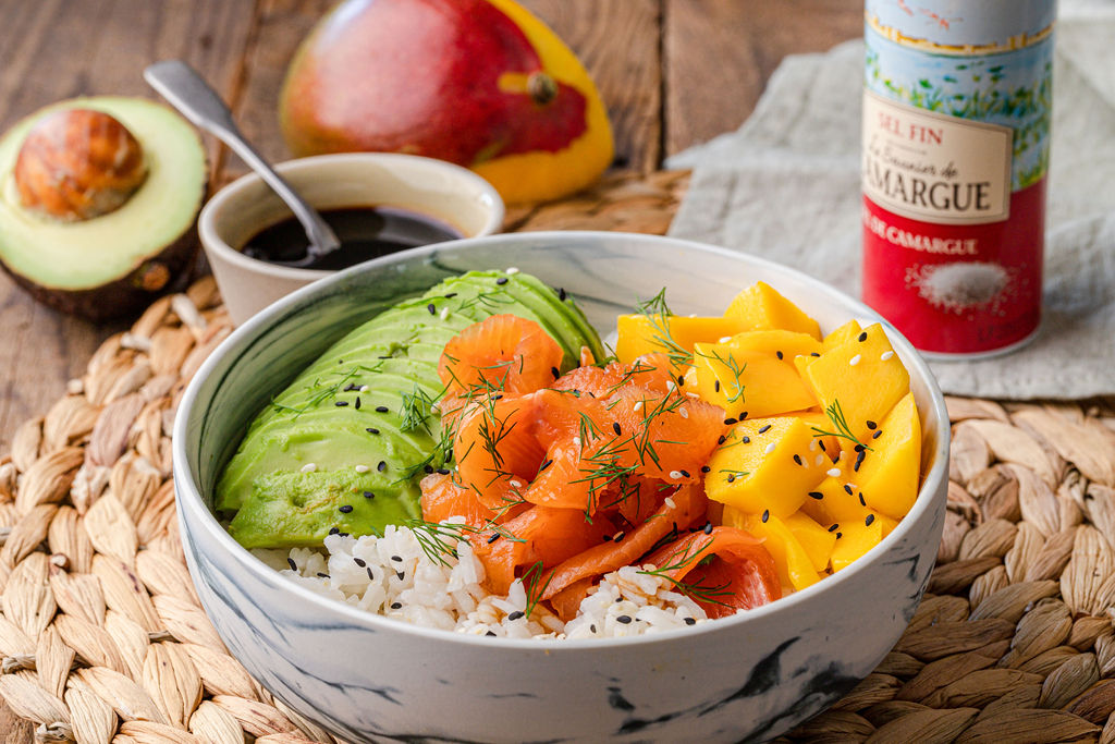 recette du Bowl de Saumon gravlax, avocat et mangue, sauce soja sucrée