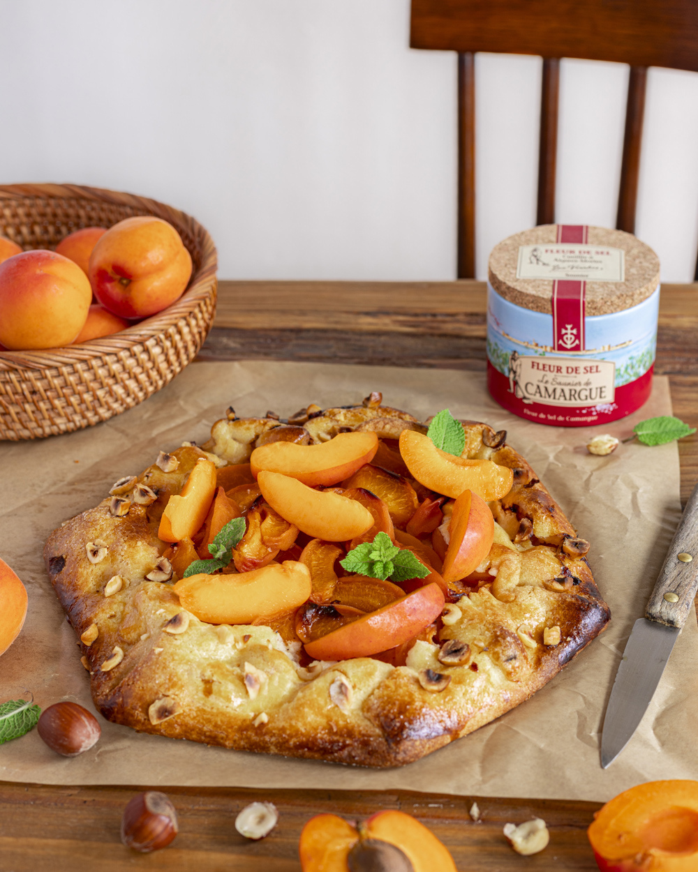 Tarte rustique aux abricots et noisettes 