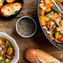 recette de Minestrone d’hiver et crostini de mozzarella par la baleine